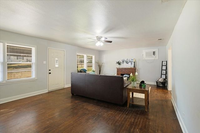1721 Ridgewood Road, Denison, TX 75020