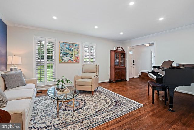 7712 LEAR RD, Mclean, VA 22102