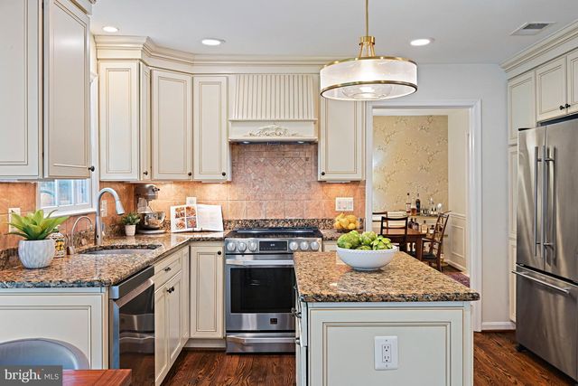 7712 LEAR RD, Mclean, VA 22102