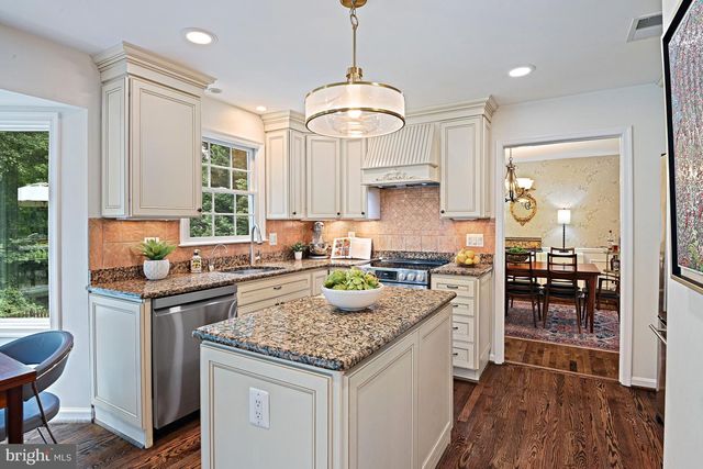 7712 LEAR RD, Mclean, VA 22102