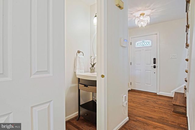 7712 LEAR RD, Mclean, VA 22102