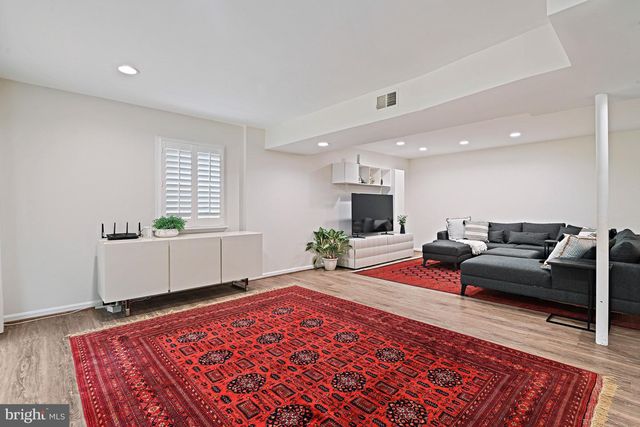 7712 LEAR RD, Mclean, VA 22102