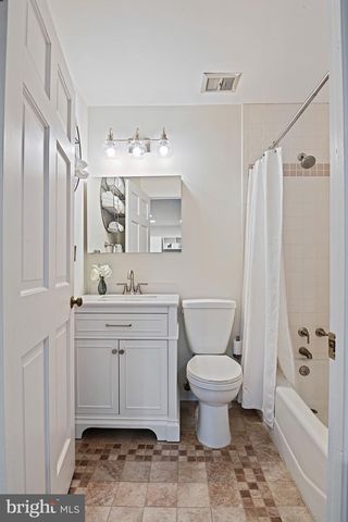 7712 LEAR RD, Mclean, VA 22102
