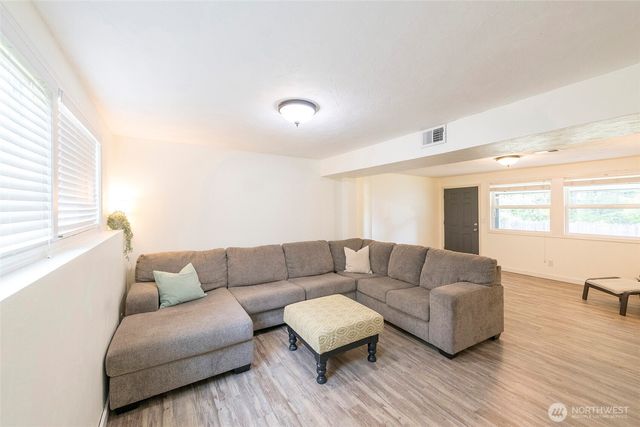 4823 66th Avenue W, University Place, WA 98467