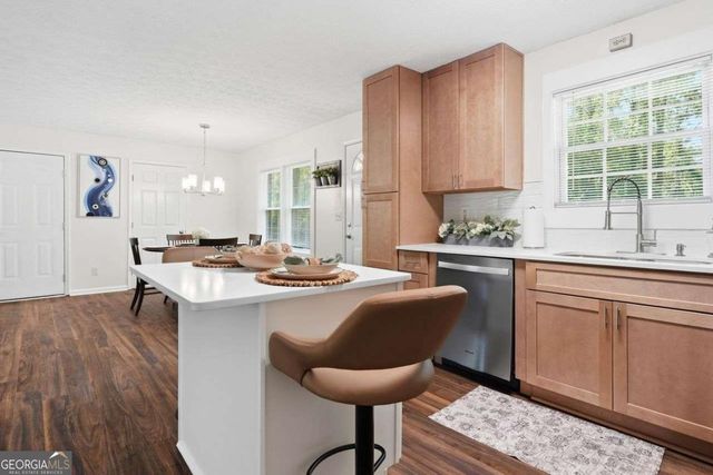 5052 S Wright Street, Union City, GA 30291