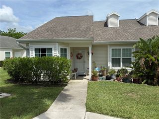 1901 Westminster Circle 7, Vero Beach, FL 32966