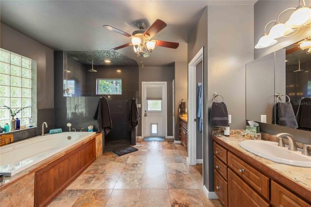 740 ARABIAN CIRCLE, Nokomis, FL 34275