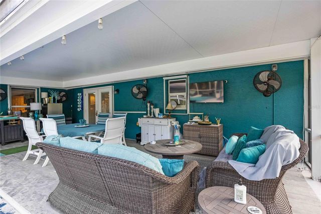 740 ARABIAN CIRCLE, Nokomis, FL 34275