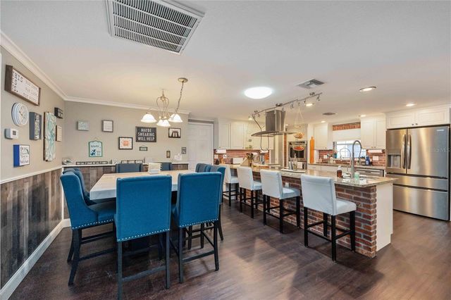 740 ARABIAN CIRCLE, Nokomis, FL 34275