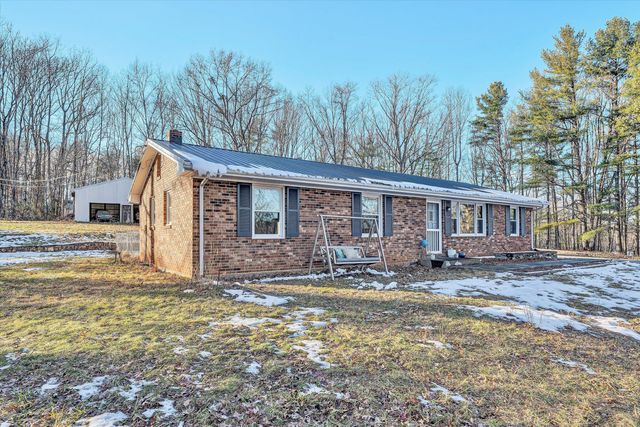 2211 Grassy Hill RD, Rocky Mount, VA 24151