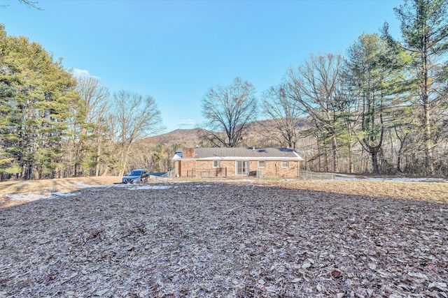 2211 Grassy Hill RD, Rocky Mount, VA 24151