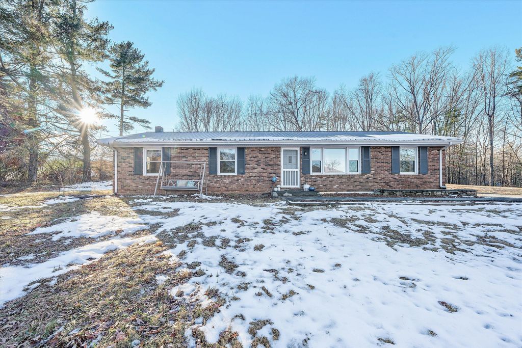 2211 Grassy Hill RD, Rocky Mount, VA 24151