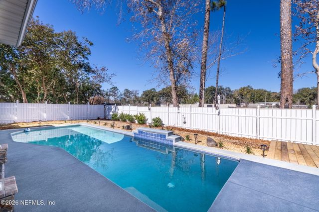 1949 WAGES Way, Jacksonville, FL 32218