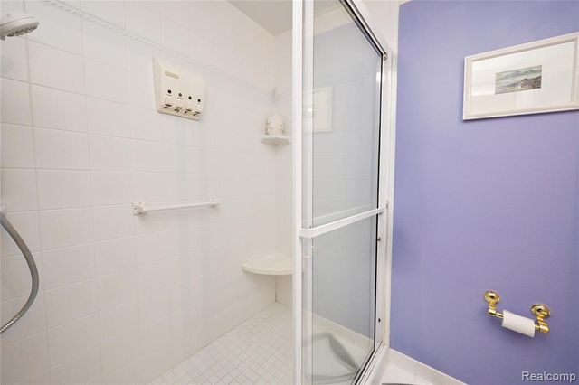 5084 Buckingham, Troy, MI 48098