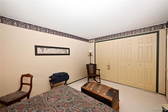 5084 Buckingham, Troy, MI 48098