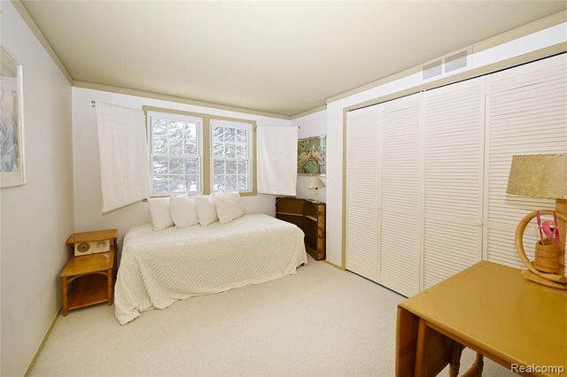 5084 Buckingham, Troy, MI 48098