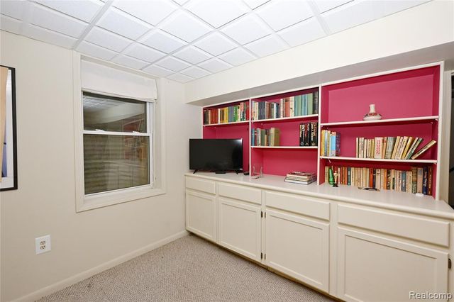 5084 Buckingham, Troy, MI 48098