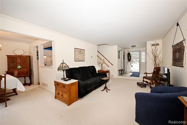 5084 Buckingham, Troy, MI 48098