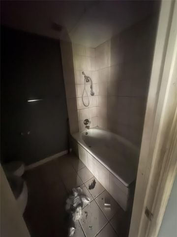 7405 Carothers Street, Houston, TX 77028