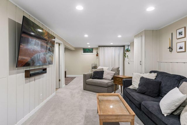 6164 Oak Knoll Drive, Woodbury, MN 55125