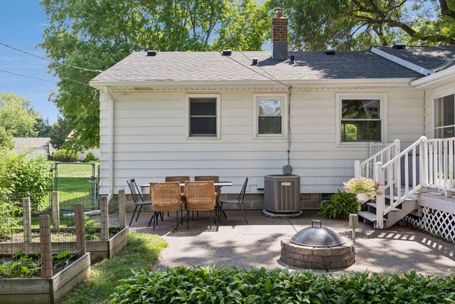 6164 Oak Knoll Drive, Woodbury, MN 55125