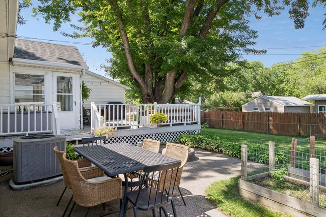 6164 Oak Knoll Drive, Woodbury, MN 55125