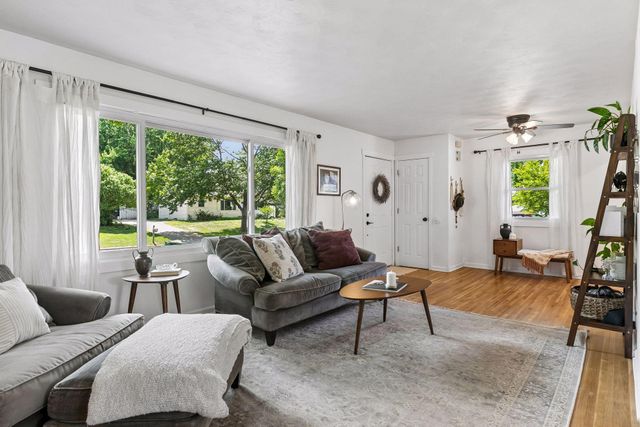 6164 Oak Knoll Drive, Woodbury, MN 55125