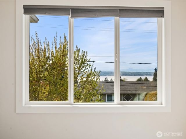 2824 Park Avenue N, Renton, WA 98056