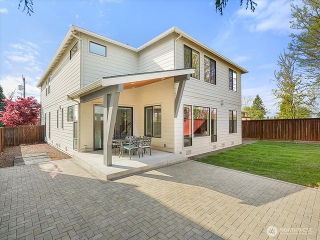 2824 Park Avenue N, Renton, WA 98056