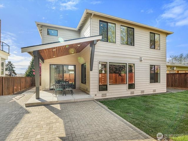 2824 Park Avenue N, Renton, WA 98056