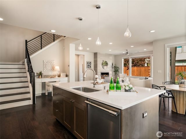 2824 Park Avenue N, Renton, WA 98056