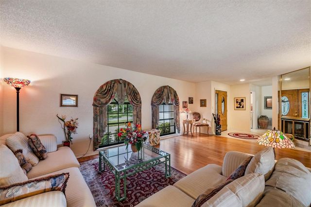 589 ALLENS RIDGE DRIVE E, Palm Harbor, FL 34683