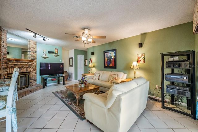 589 ALLENS RIDGE DRIVE E, Palm Harbor, FL 34683