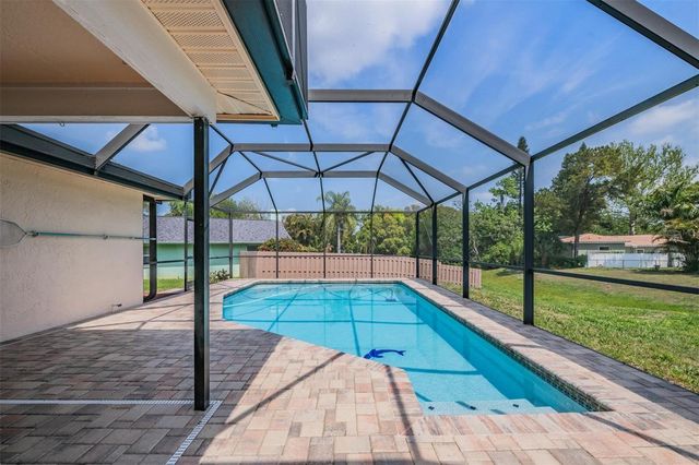 589 ALLENS RIDGE DRIVE E, Palm Harbor, FL 34683