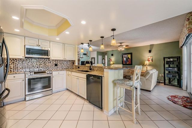 589 ALLENS RIDGE DRIVE E, Palm Harbor, FL 34683