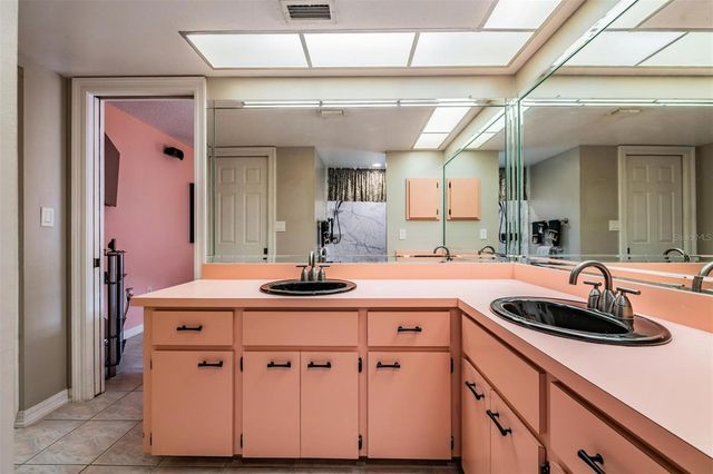 589 ALLENS RIDGE DRIVE E, Palm Harbor, FL 34683