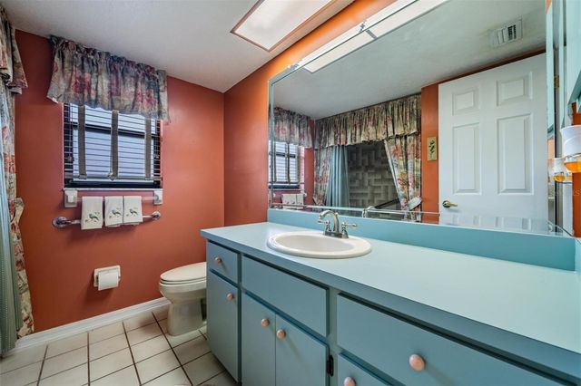 589 ALLENS RIDGE DRIVE E, Palm Harbor, FL 34683