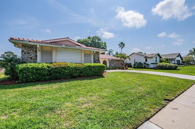 589 ALLENS RIDGE DRIVE E, Palm Harbor, FL 34683