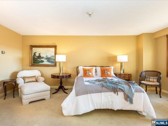 2 Claridge Drive 8IE, Verona, NJ 07044