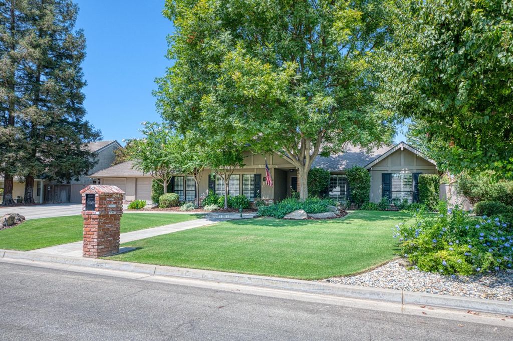 Image 2 of property listing at 3738 W Minarets Avenue, Fresno, CA 93711
