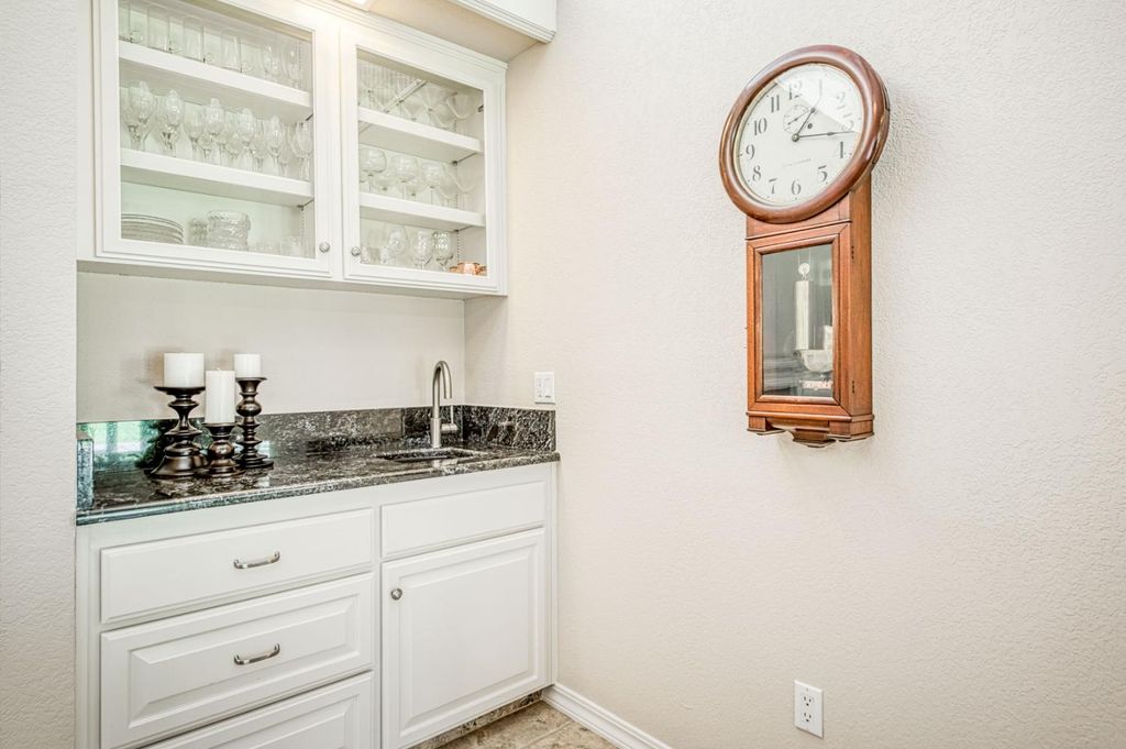 Image 21 of property listing at 3738 W Minarets Avenue, Fresno, CA 93711