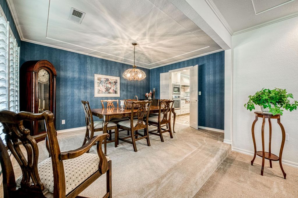 Image 8 of property listing at 3738 W Minarets Avenue, Fresno, CA 93711