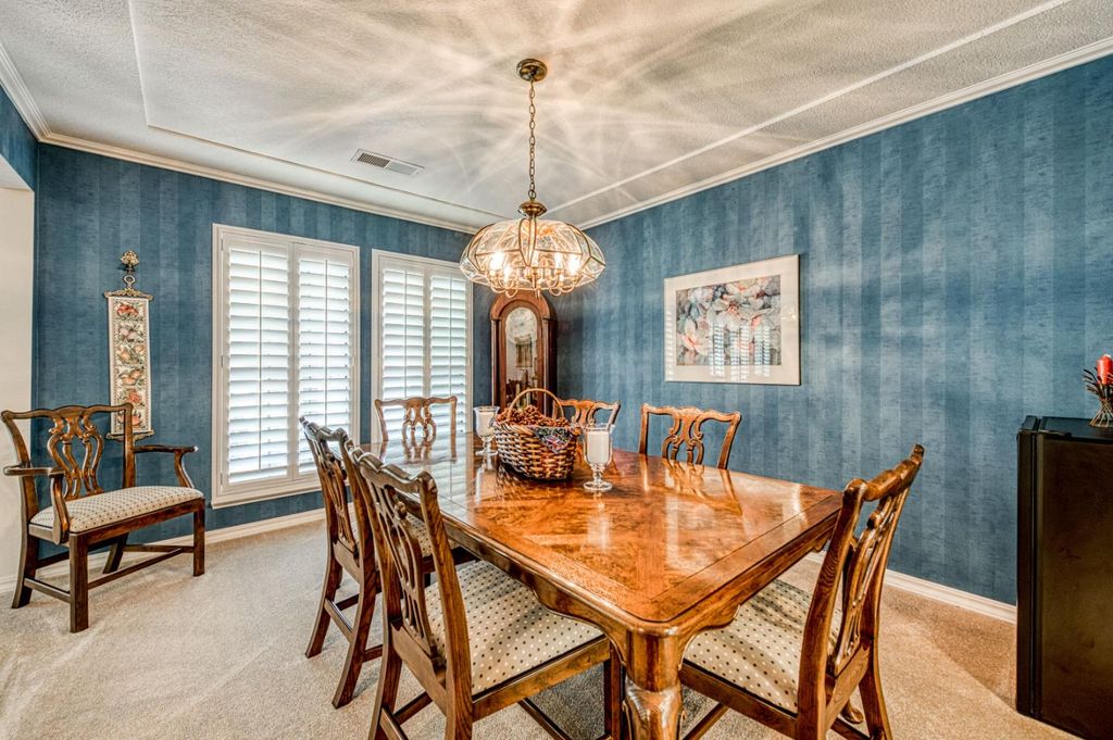Image 9 of property listing at 3738 W Minarets Avenue, Fresno, CA 93711