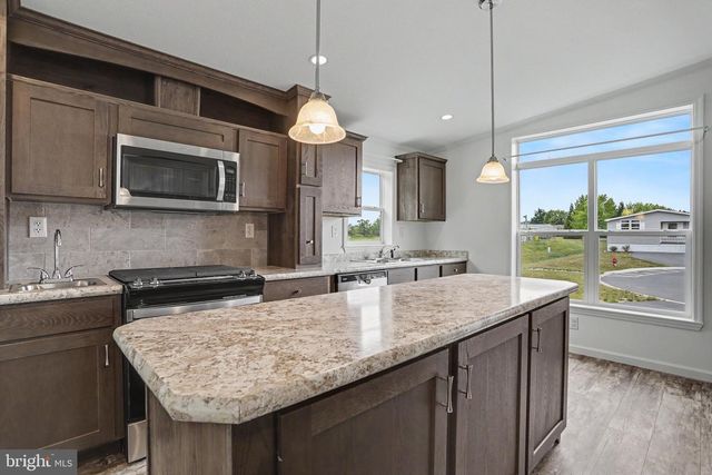 61 EVERGREEN ALY, Palmyra, PA 17078