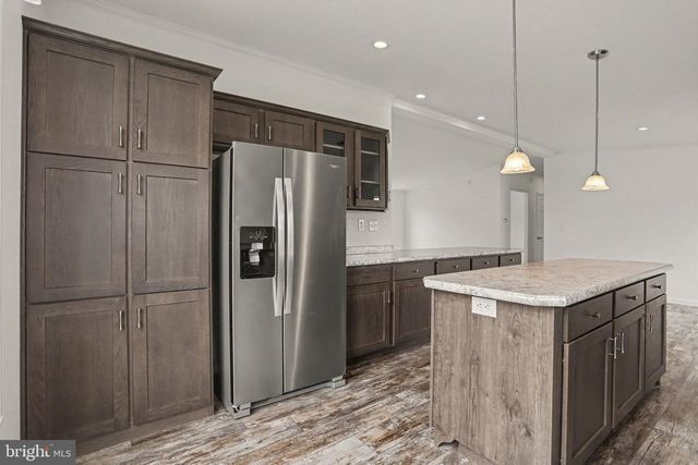 61 EVERGREEN ALY, Palmyra, PA 17078