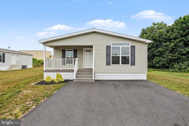 61 EVERGREEN ALY, Palmyra, PA 17078