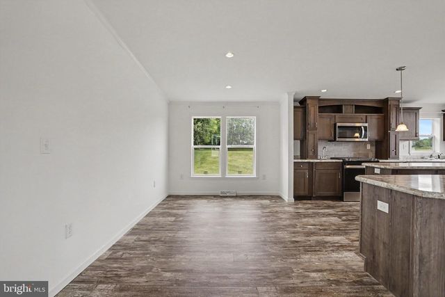 61 EVERGREEN ALY, Palmyra, PA 17078