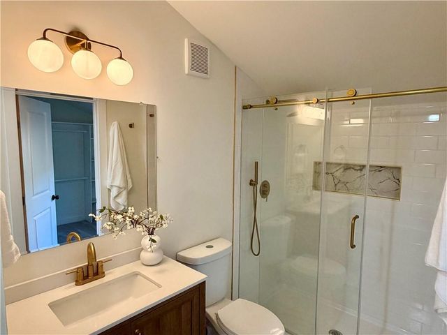 319 E 70th Terrace, Kansas City, MO 64113