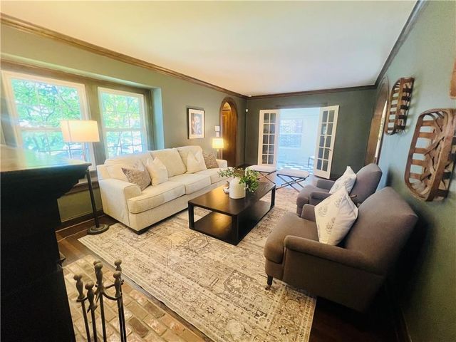 319 E 70th Terrace, Kansas City, MO 64113