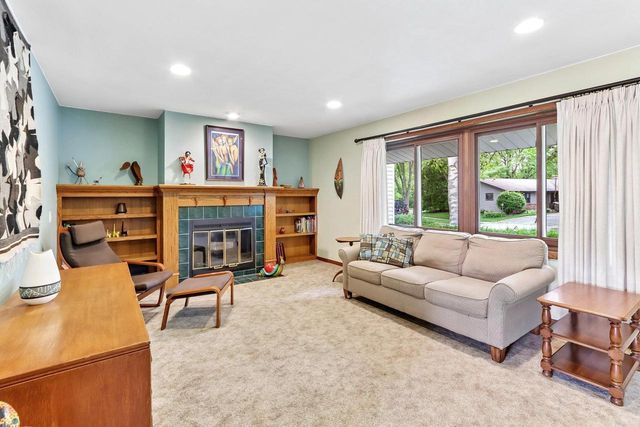 318 Oldfield Road, Madison, WI 53717